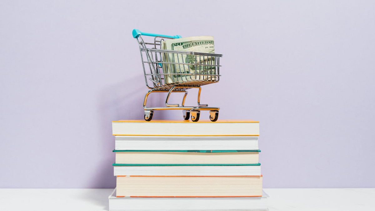 Custom E-commerce Development vs Pre-built Platforms: Which Scales Better?