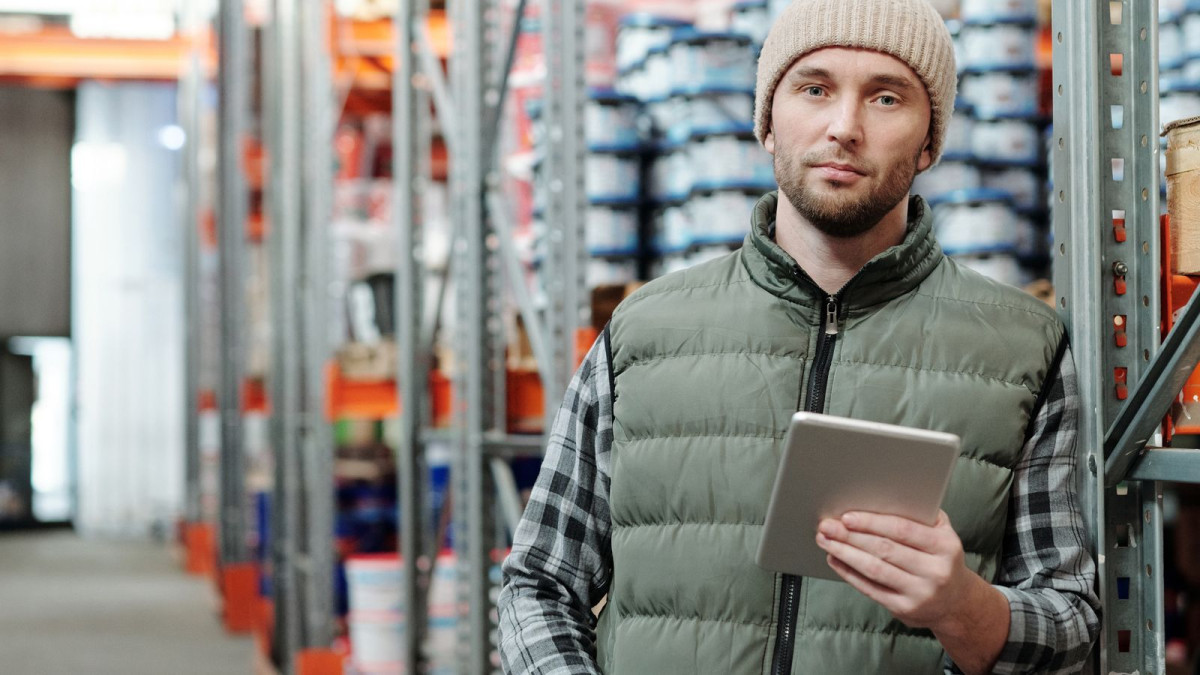 Warehouse Management System: Custom vs Off-the-Shelf